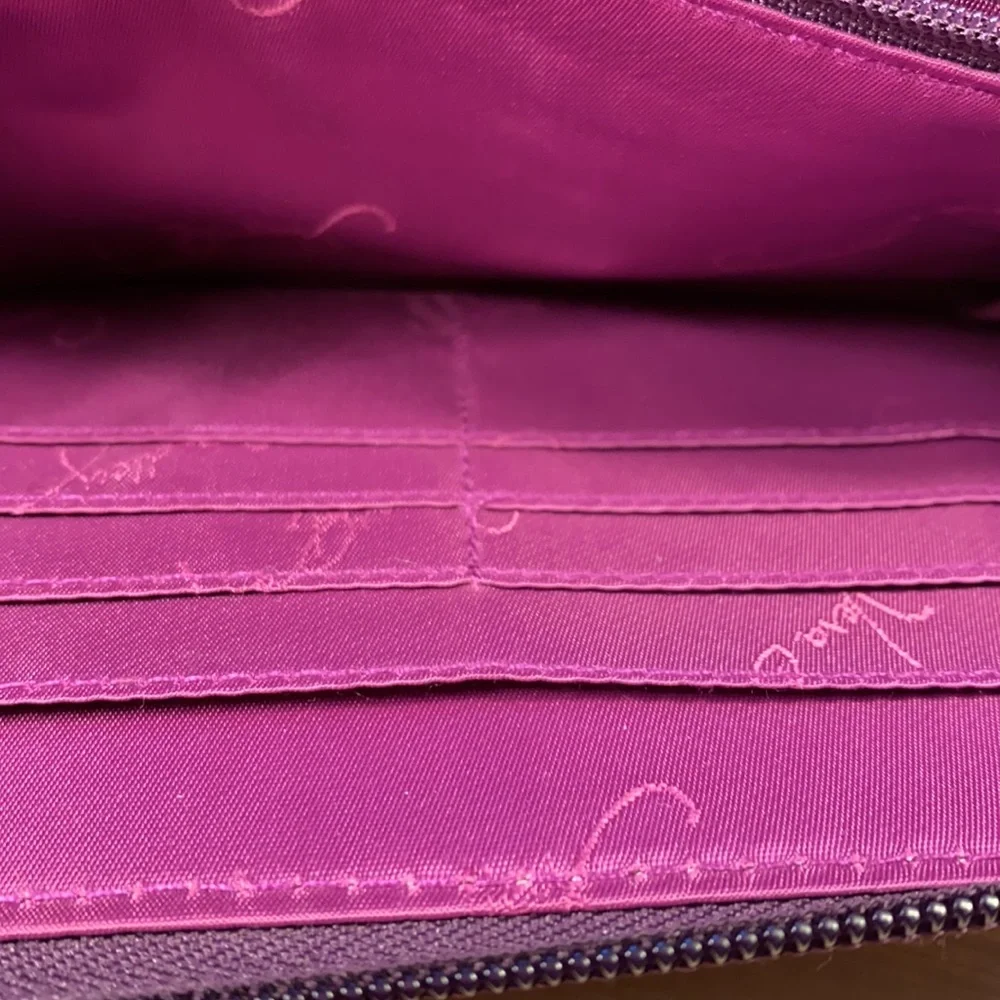 Vera Bradley graphic/flower pattern wallet - Picture 13 of 16